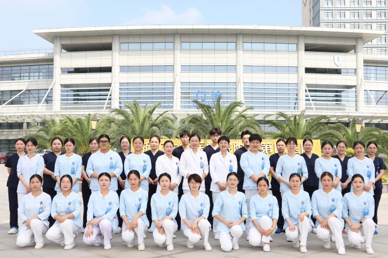 呼吸危重医学科护理团队照片.jpg